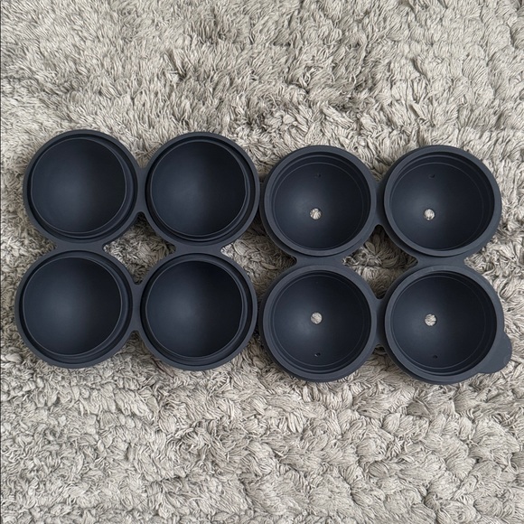 Silicone Sphere Ice Mold w/ Cover - Picture 3 of 5